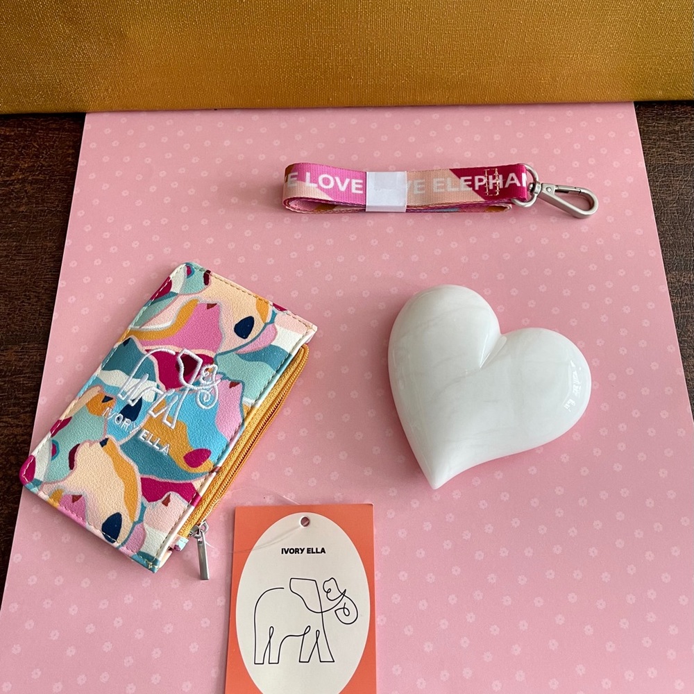 NWT! Got a wild side? This bright lion camo is 4 U